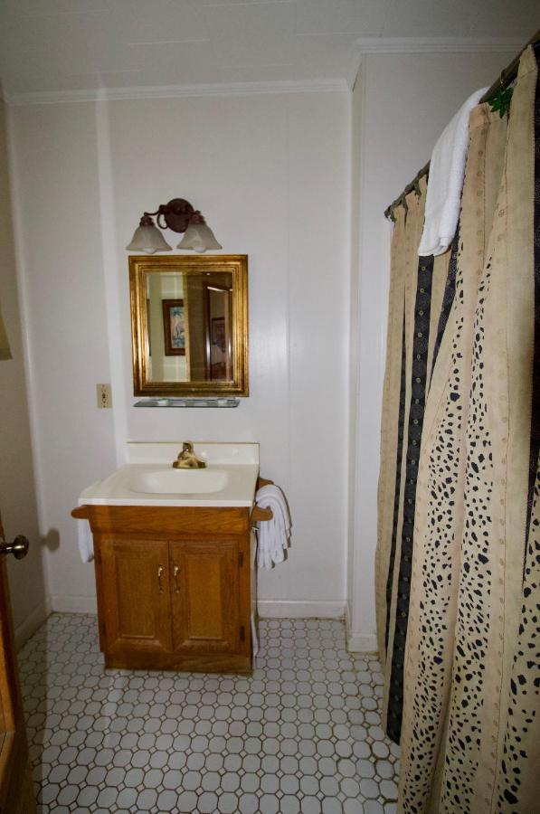 Oakdell Motel Waterford Ct Экстерьер фото